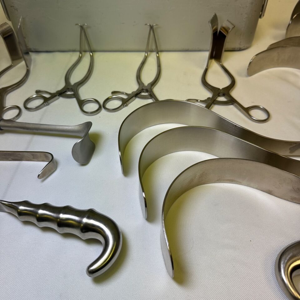 VARIOUS  19 Piece Multi Retractor set Codman V.mueller Aesculap Retractors Deaver Se — photo 6