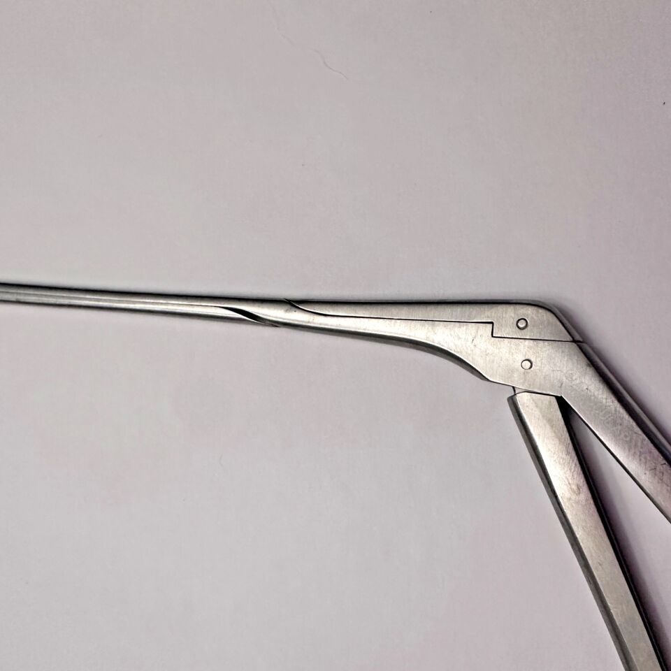 AESCULAP FF584R Caspar Rongeur 150deg 4 x 14 mm Moveable Lower Jaw 7 1/4" — photo 6