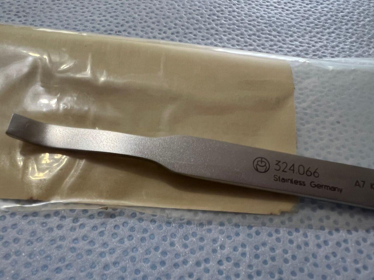 SYNTHES 324.066 Orthopedic Plate Lifter — photo 2