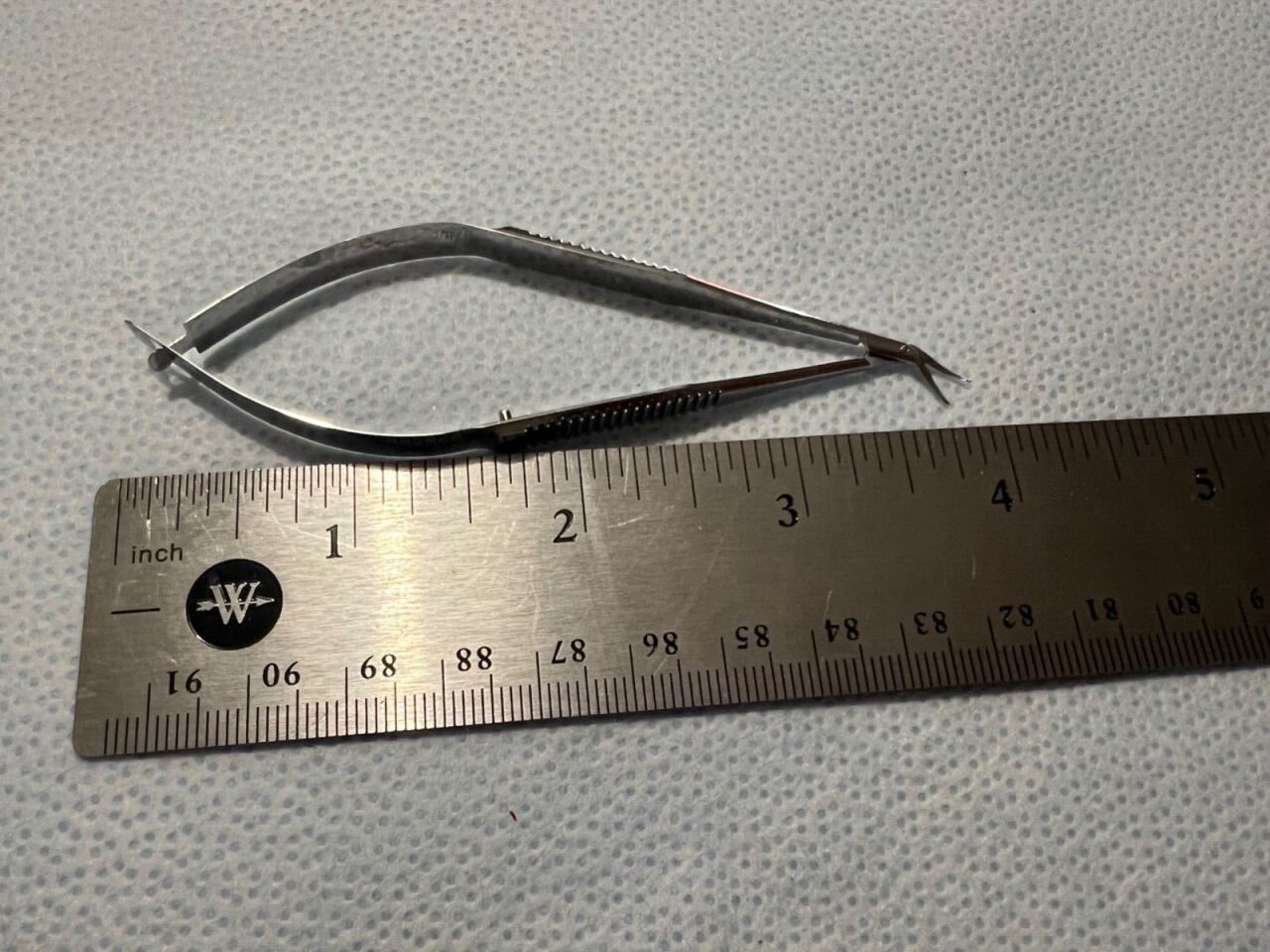 KARL STORZ E3304 Castroviejo Corneal Section Scissors 14mm Right Angled 3-7/8" Length — photo 4