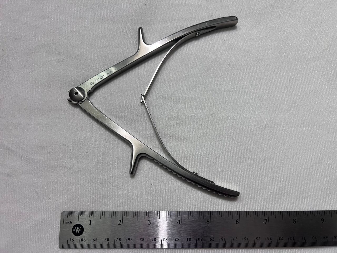 SYNTHES 397.091 Surgical Mesh Cutter — photo 2