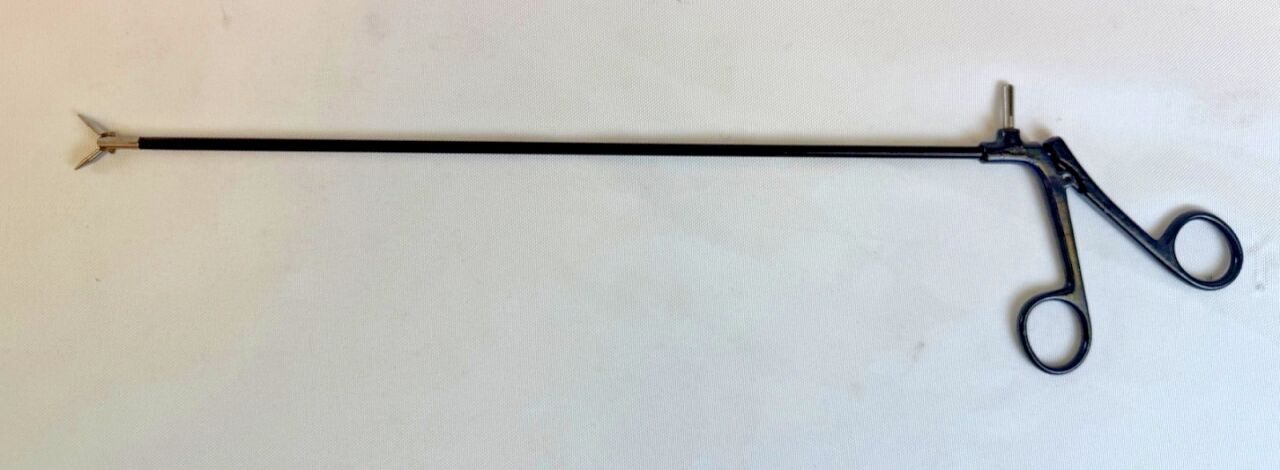 L.242320 Double Action Tapered Tip 5mm x 33cm Laparoscopy Bullet Nose Grasper — photo 1