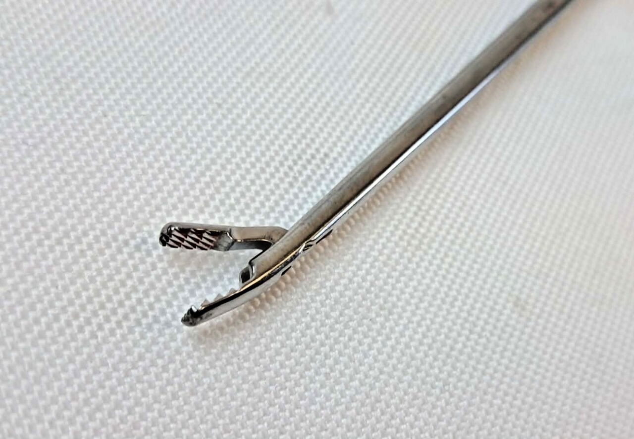 ACUFEX 011021 Alligator Grasper Curved Up, 2.7mm Arthroscopic — photo 4