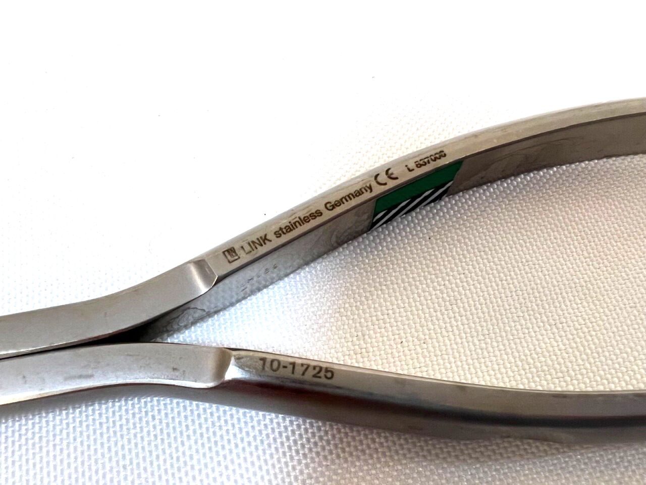 LINK 10-1725 Surgical Serrated Jaw Pliers 7-1/4" Length — photo 3