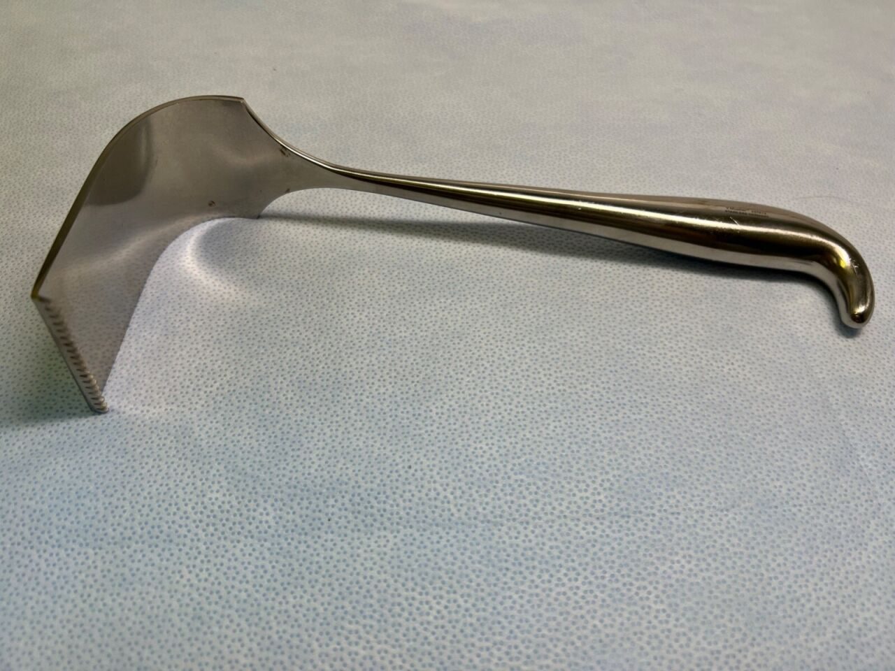 V. MUELLER NL5130 Orthopedic Meyerding Retractor Sharp Tooth Blade 1.5mm X 1cm — photo 1