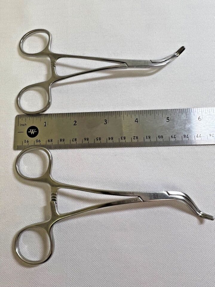 PILLING 35-3533 & 35-3534 Left & Right Angled Baby Renal Clamps, Set of 2 — photo 5