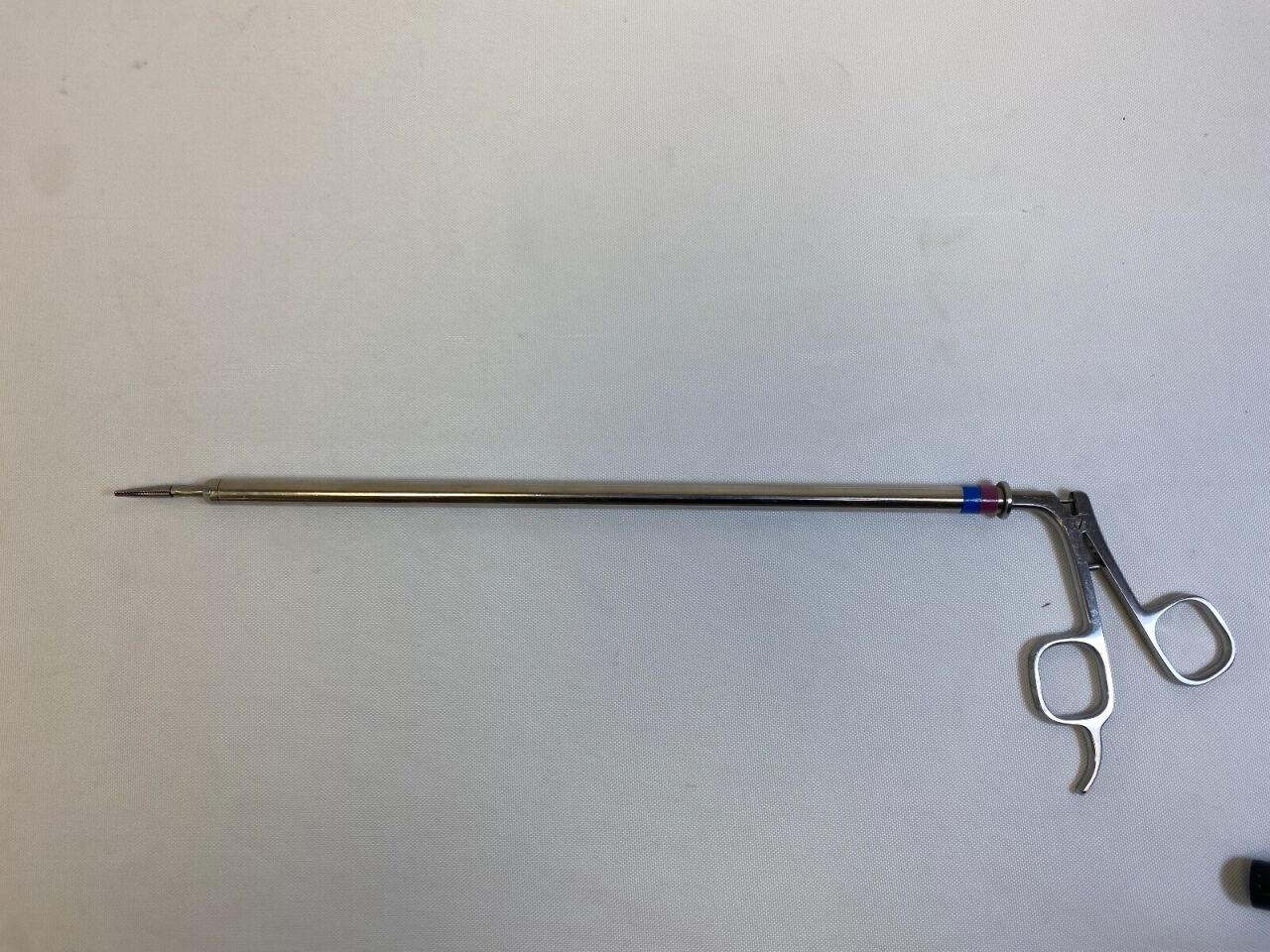SNOWDEN-PENCER 88-9430 Laparoscopy Forceps 10mm Maryland Dissector — photo 1