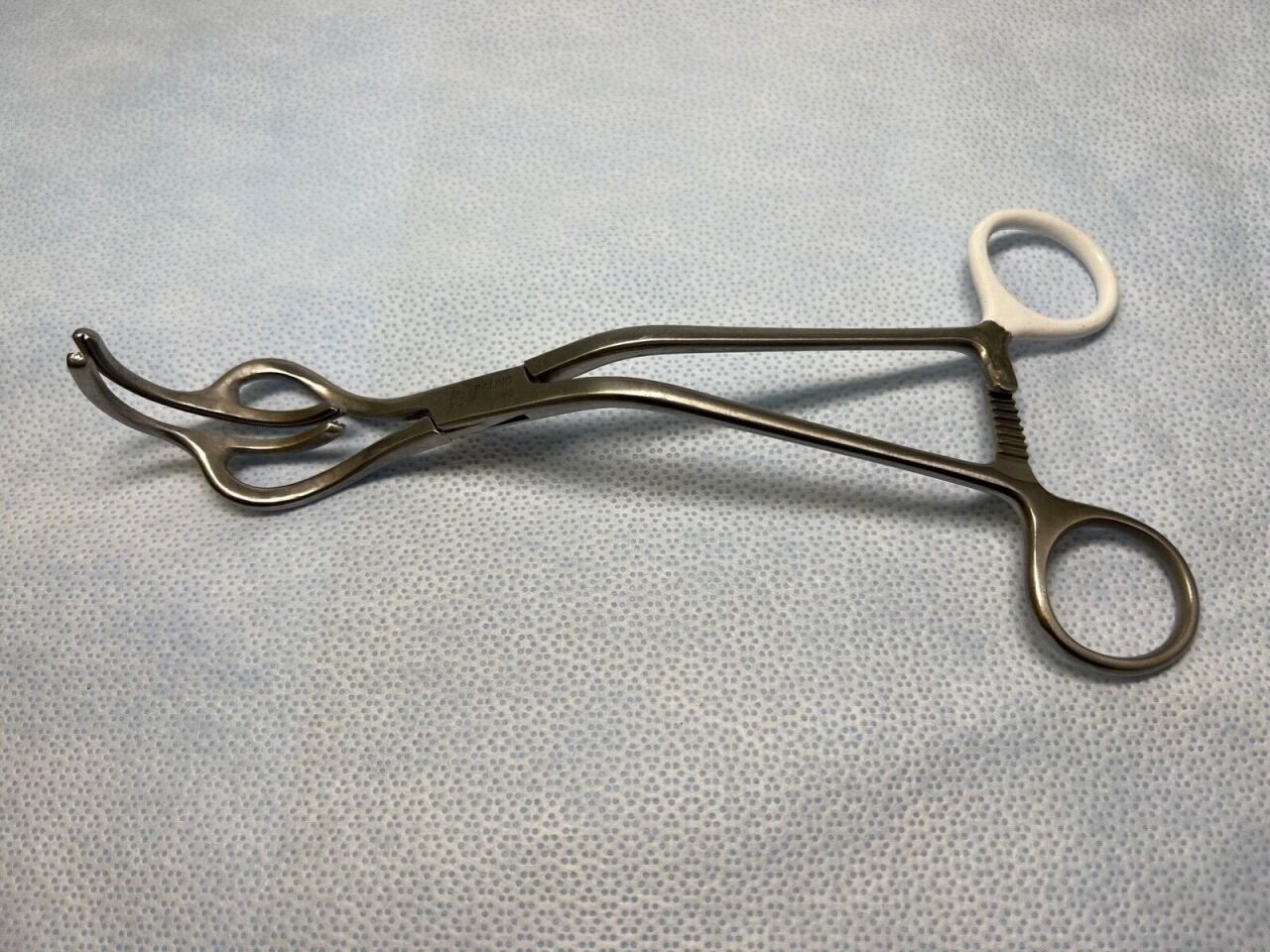 PILLING 35-3583 DeBakey Strong Aorta Lambert Clamp Curved 8-1/8" — photo 1