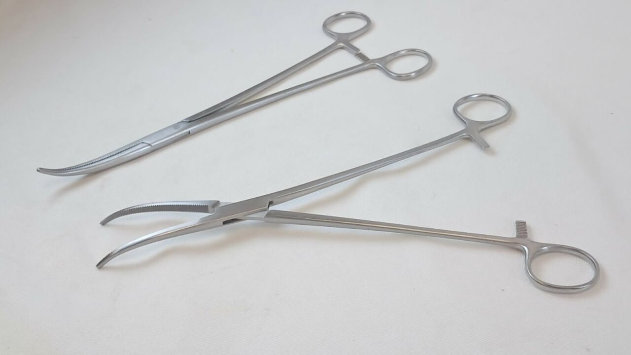 V. MUELLER CH1685 Sarot Artery Serrated Forceps 9" — photo 5