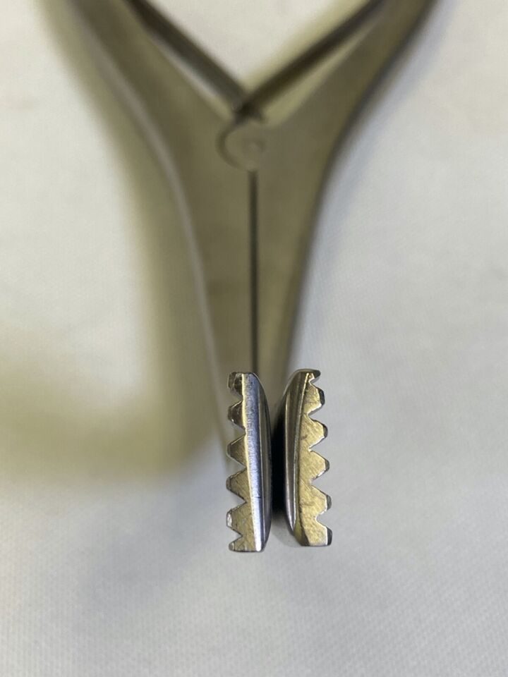 KOROS Custom 11" Surgical Lamina Spreader w/ Teeth Ratchet — photo 6