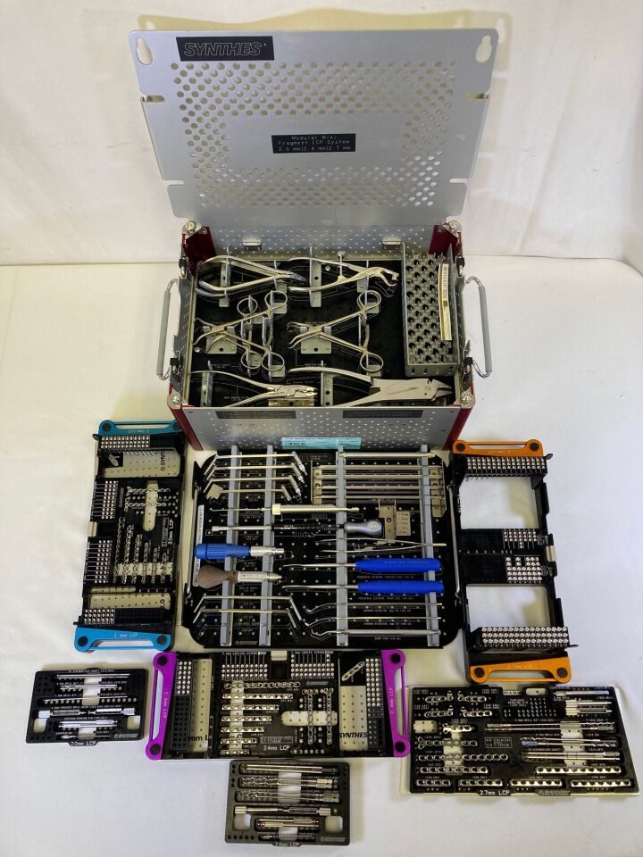 SYNTHES 01.111.120 LCP Modular Mini Fragment Instrument and Implant Set — photo 1