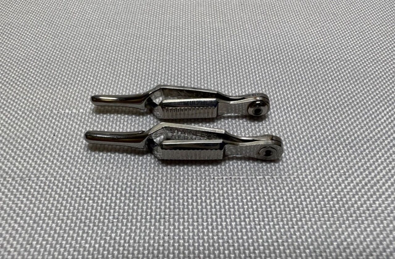STORZ E3900 Bull Dog Serrefines 10mm Serrated Jaws