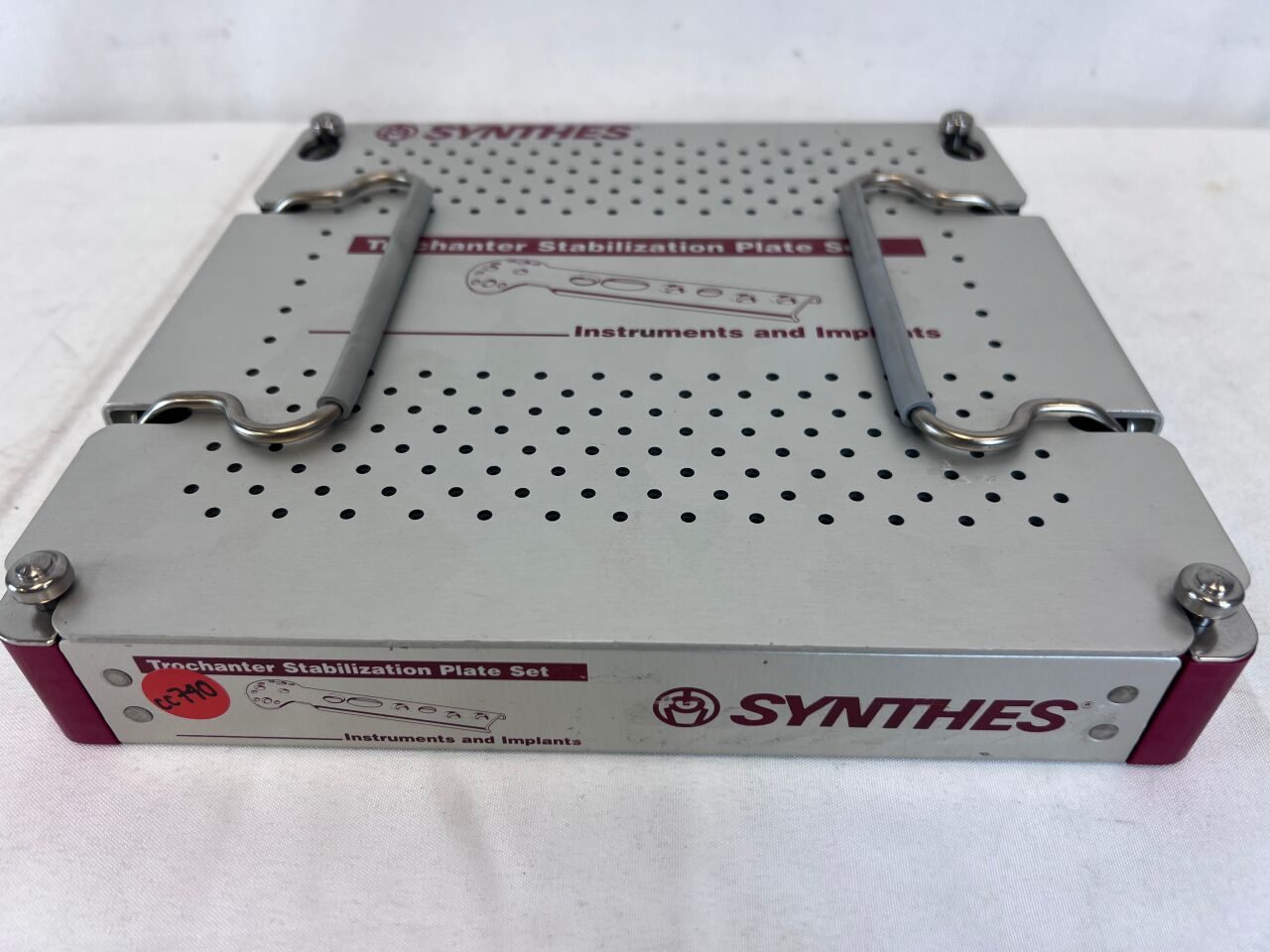 SYNTHES  Trochanter Stabilization Plate Set — photo 3
