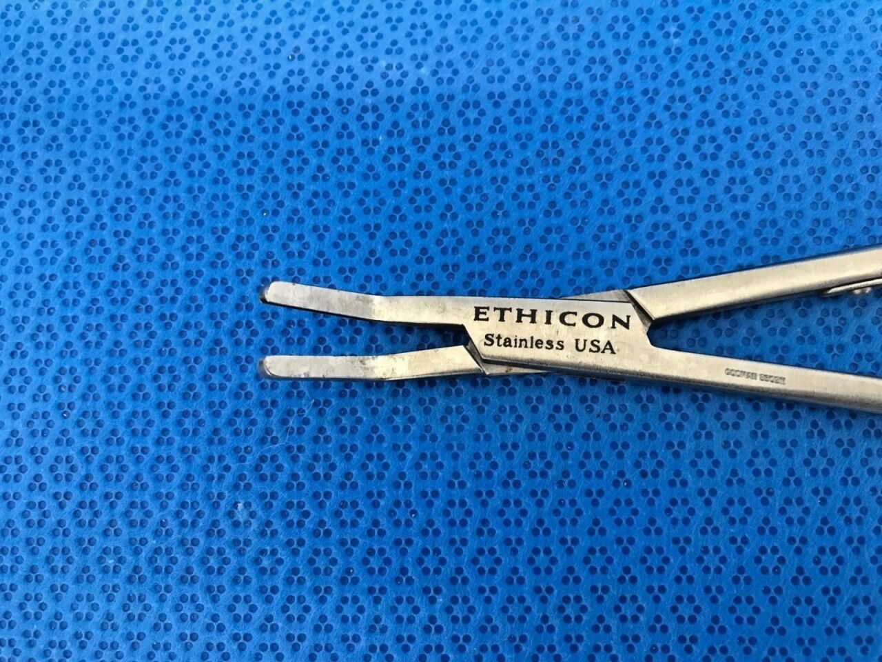 ETHICON  Ligating Clip Appliers 11" Curved Up — photo 2
