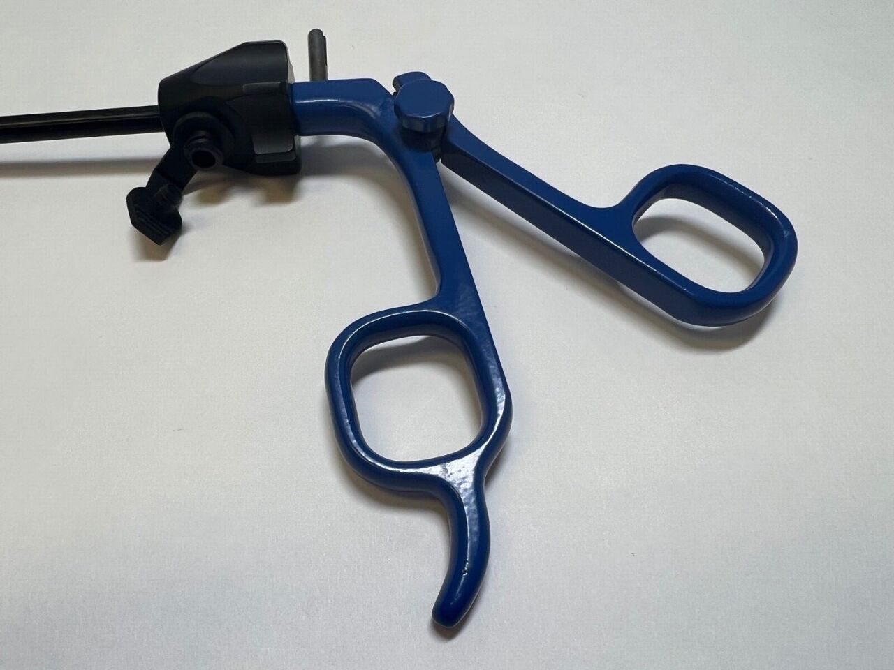 SNOWDEN-PENCER  5mm Laparoscopic Tungsten Carbide Diamond Jaw Dissector — photo 3