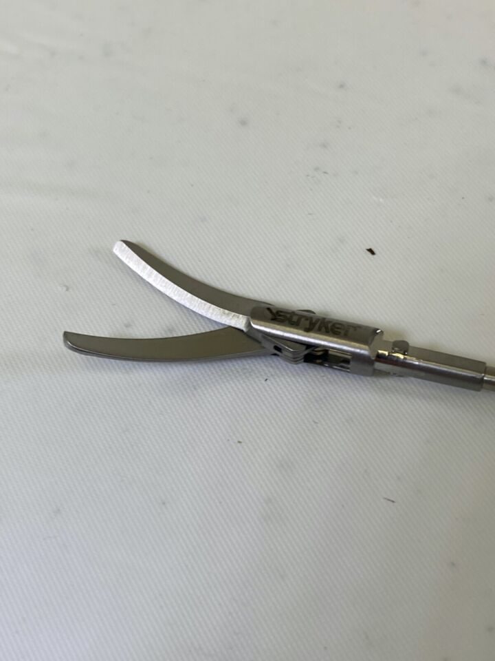 STRYKER 250-080-752 45cm x 5mm Long Jaw Curved Metzenbaum Scissor Lap Insert — photo 2