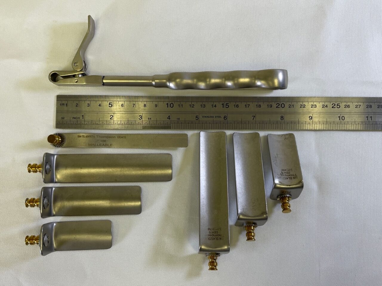THOMPSON SURGICAL Various Set of 8 Locking Blade Handle w 7 Blades — photo 11