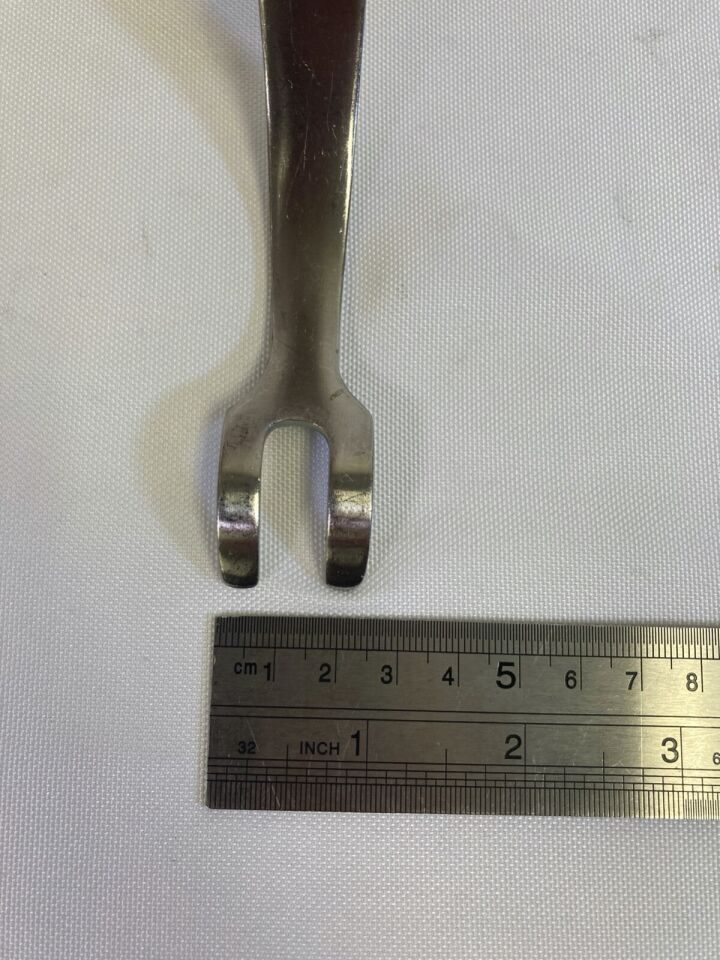 AROSURGICAL 18.282.20.8 Dual Prong Curved Hip Retractor — photo 7