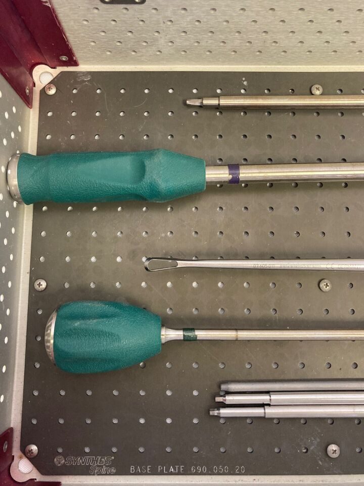 SYNTHES Custom Spine Anterior Tension Band System Instruments — photo 3
