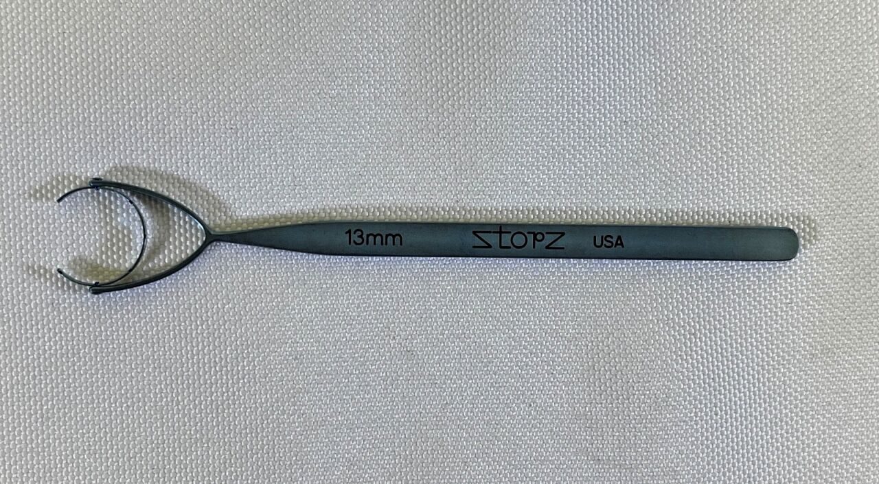 BAUSCH & LOMB ET9020 Titanium 13mm Thornton Fine Fixation Ring Forcep