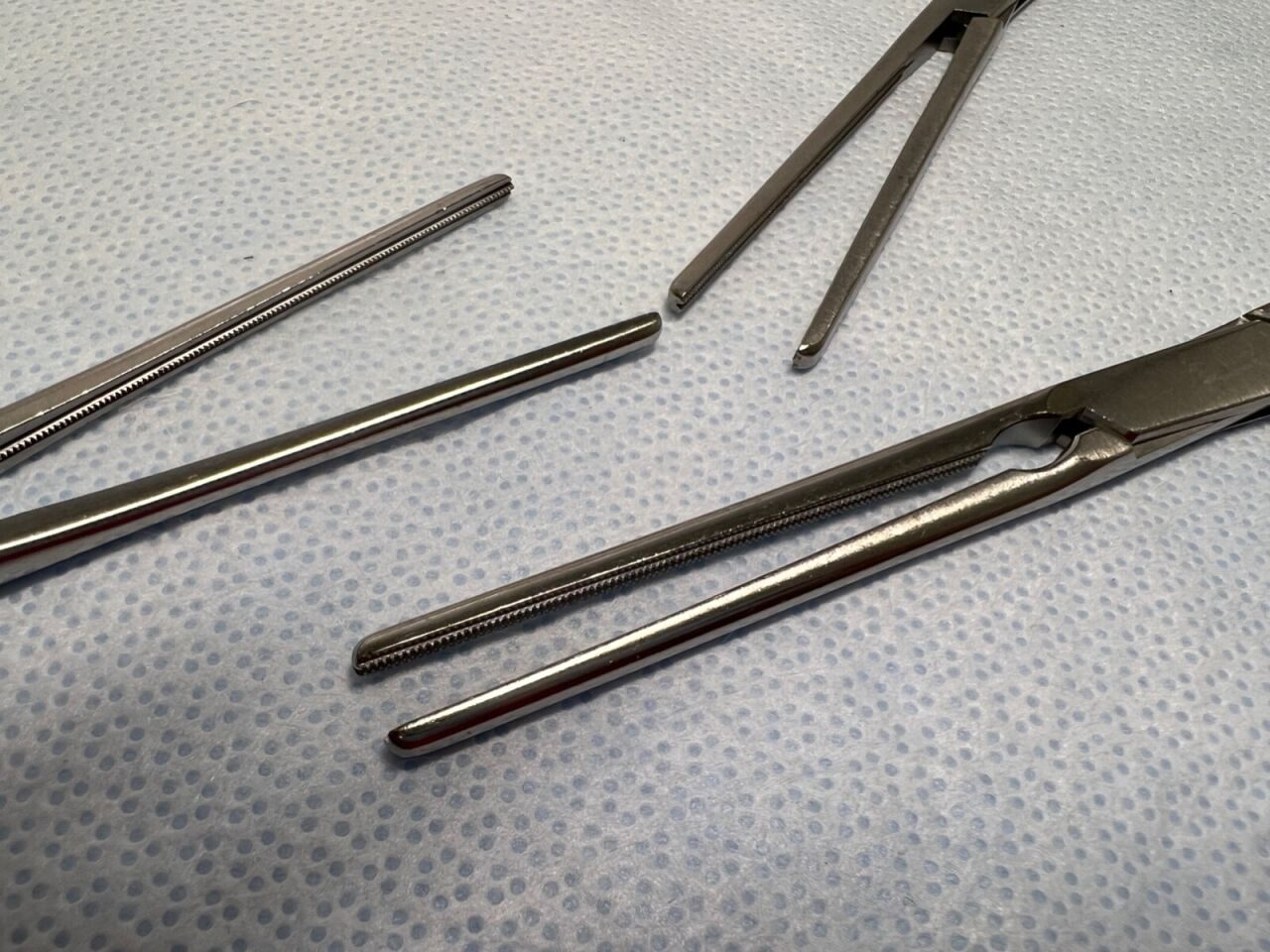 CODMAN 37-1150 Lot of 3 DeBakey Peripheral Vascular Clamps — photo 2