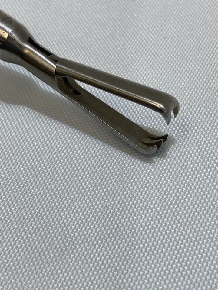 CABOT MEDICAL 004277-901 10mm x 34cm Sharp 2x3 Tooth Grasper Laparoscopic Forcep — photo 7
