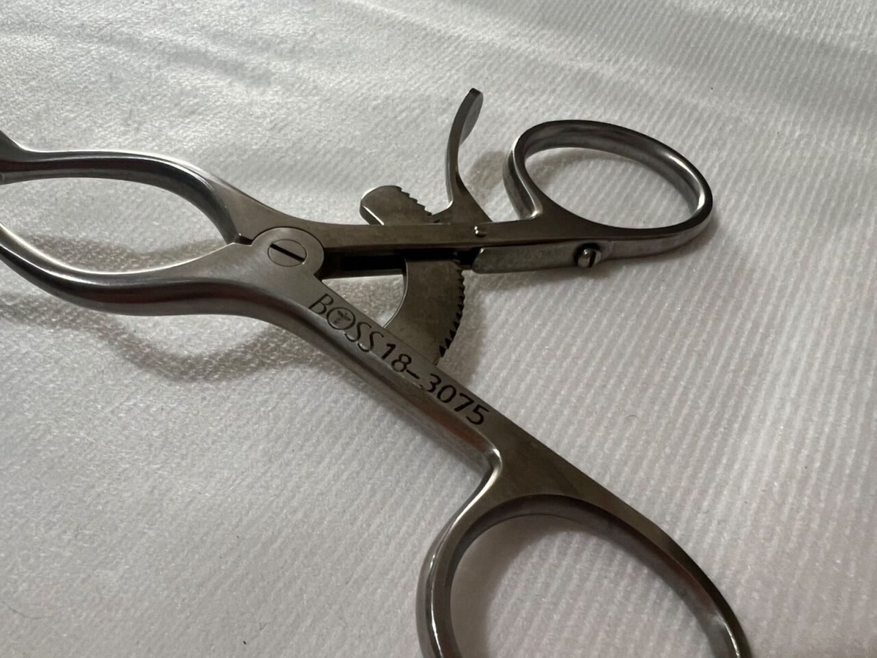 BOSS 18-3075 Weitlaner Retractor w/ Hinged Arms 3x4 Sharp Prongs 6-1/2" Length — photo 6
