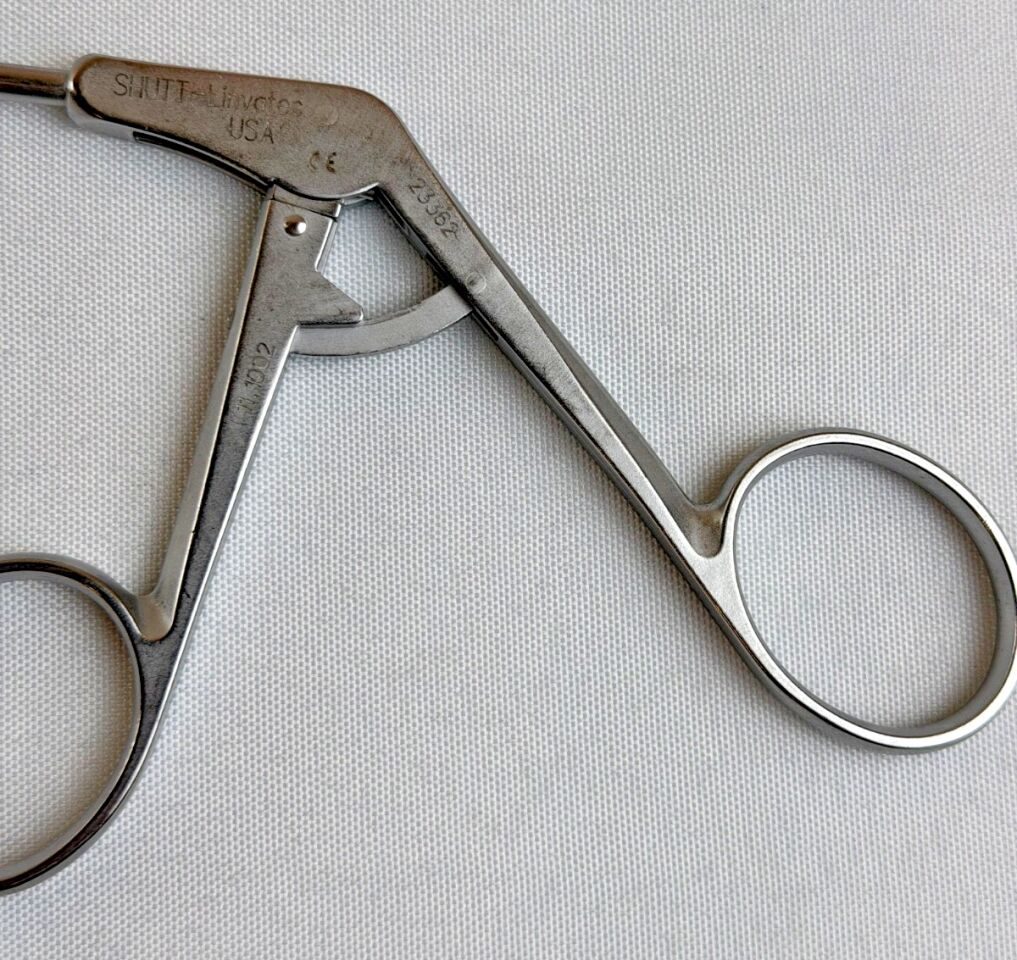 SHUTT-LINVATEC 11.1002 3.3mm Shaft Alligator Grasper w/ Ratchet Arthroscopic — photo 3
