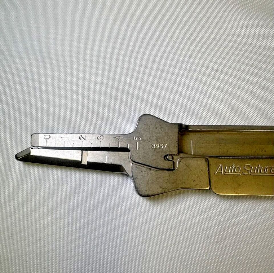 3M 3957 Anastomotic Stapler Unit 8-3/4" — photo 2