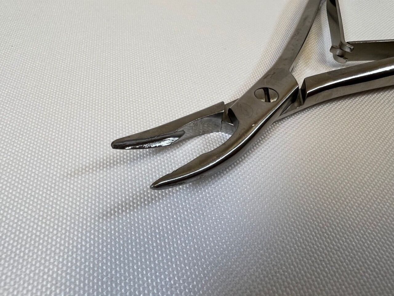 KARL STORZ E4590 Belz Lacrimal Sac Rongeur 17mm Long Jaw 2mm Wide Tips — photo 3