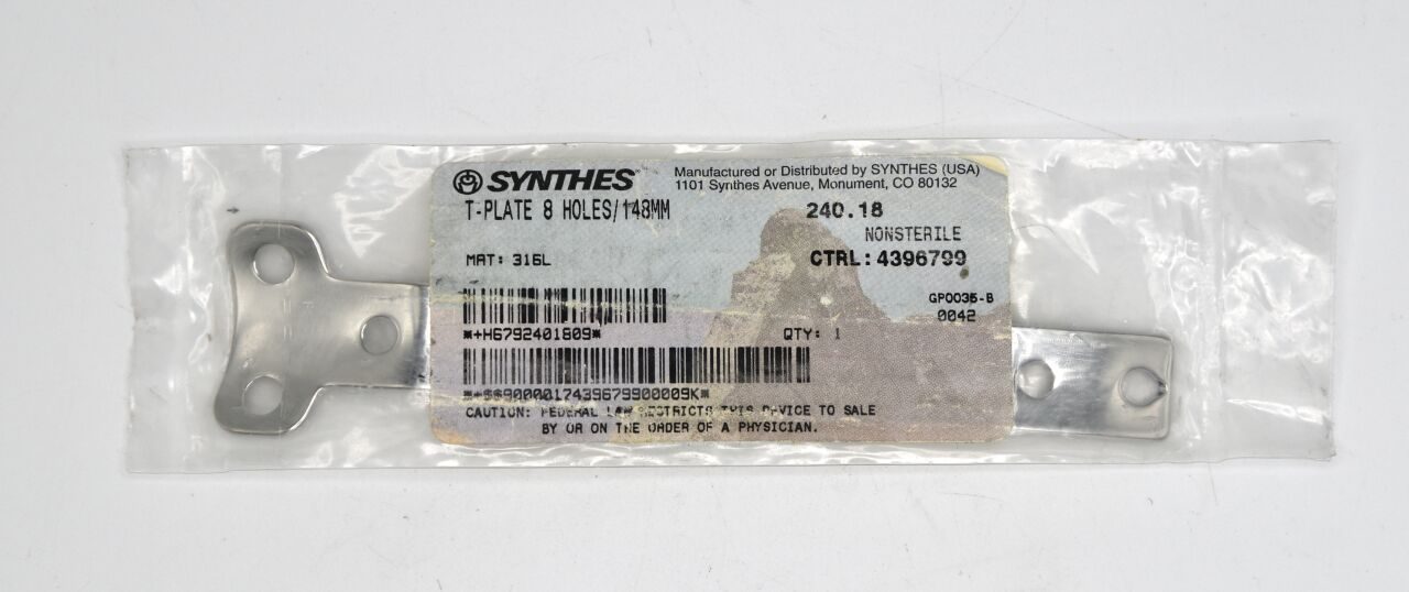 SYNTHES 240.18 T-PLATE 8 HOLES/148MM, NEW