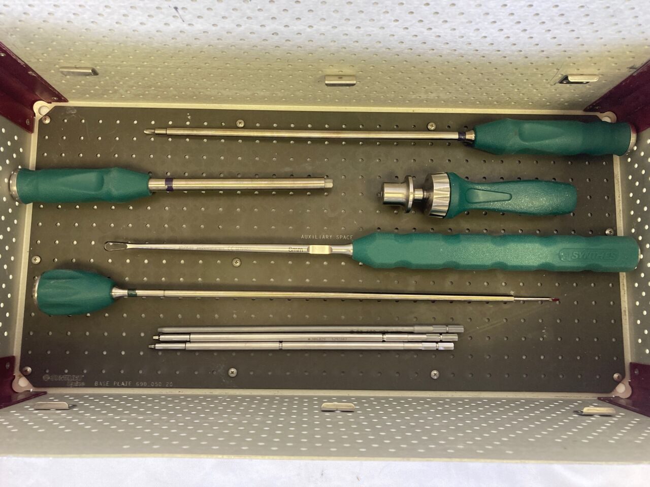 SYNTHES Custom Spine Anterior Tension Band System Instruments — photo 2