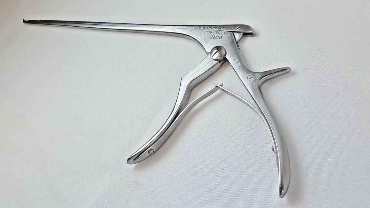 LIFE INSTRUMENT 838-0802-0E 2mm Kerrison Bone Punch Wide Opening w/ Ejector — photo 2