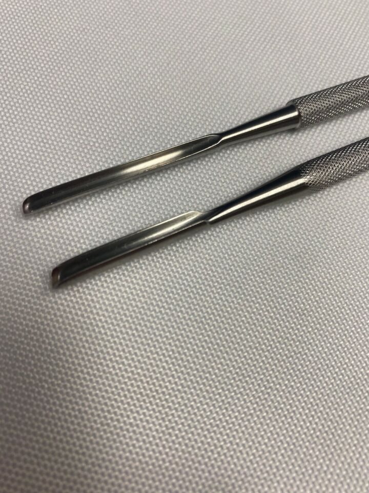 W. LORENZ 03-1083/4 Pair of Gouges 3.0/4.0mm X 15cm Rounded Handle — photo 2