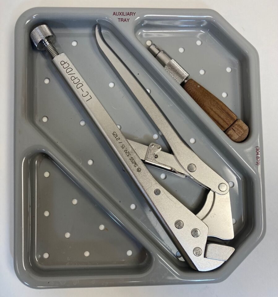SYNTHES Various Cervical Spine Locking Plate Set (CSLP) — photo 3