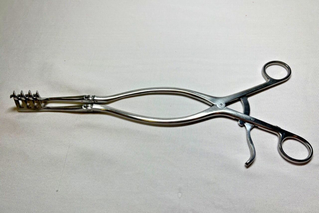 BECKMAN 50-1165 Thyroid Retractor Hinged Sharp 4 X 4 Teeth — photo 1