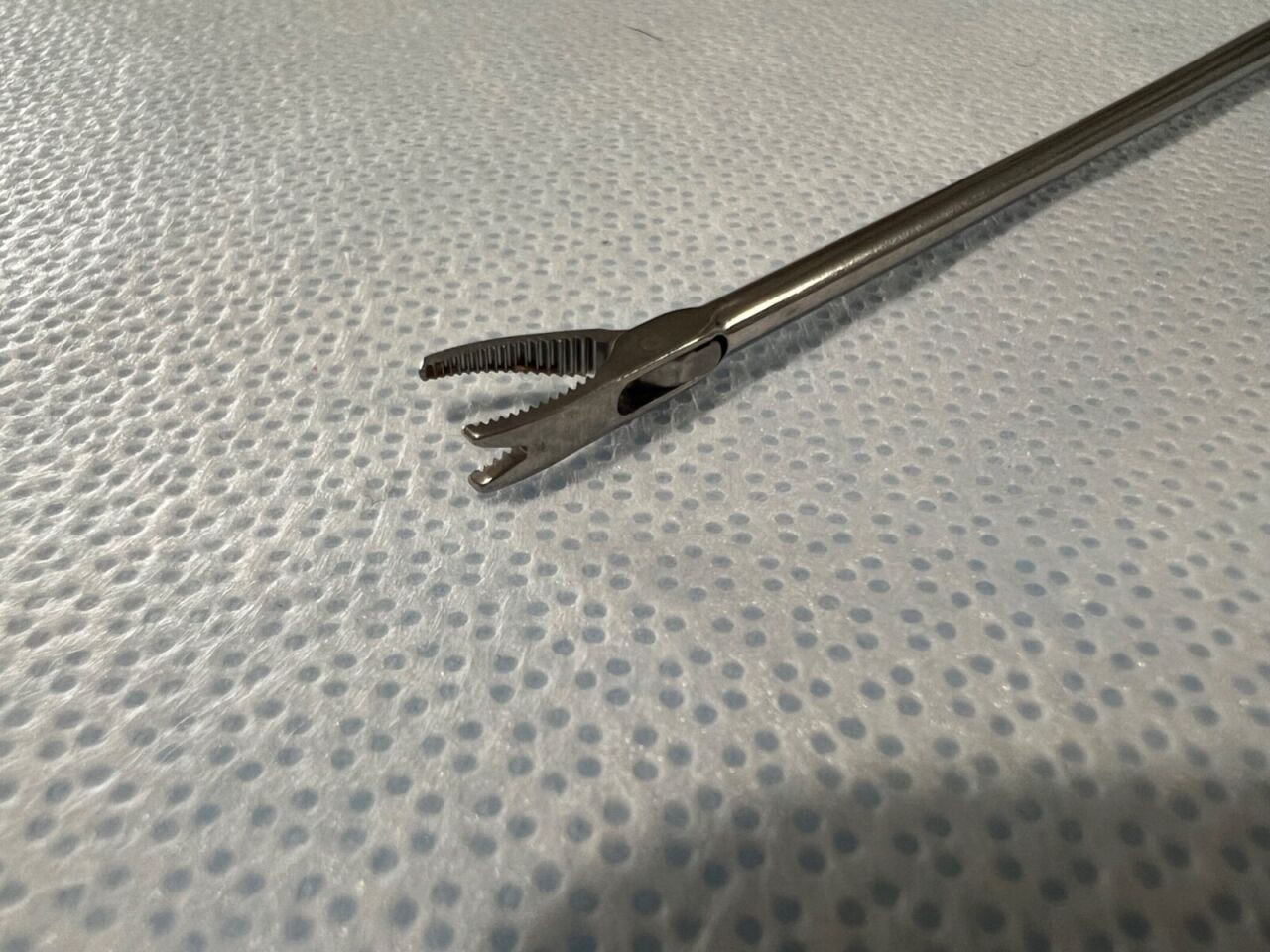 CONMED LINVATEC C6812 Linear Grasper 3.3mm Serrated Arthroscopy — photo 2