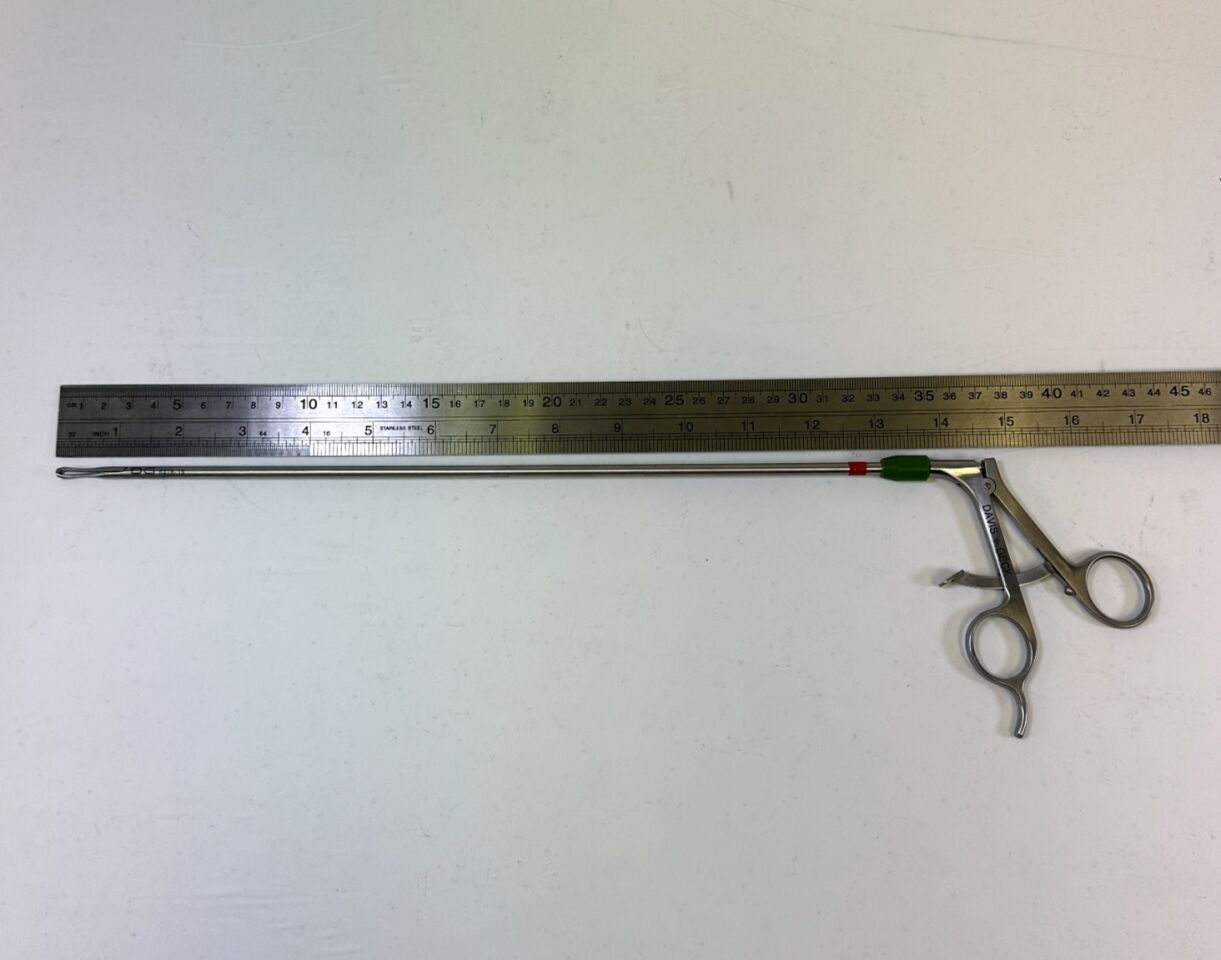 DAVIS-GECK 8376-19 Laparoscopic Small Single Action Babcock Grasper w/ Ratchet — photo 9