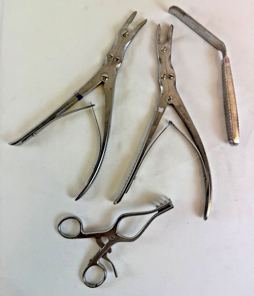 VARIOUS  V. Mueller Millennium Jarit Laminectomy Tray w/ Case — photo 4