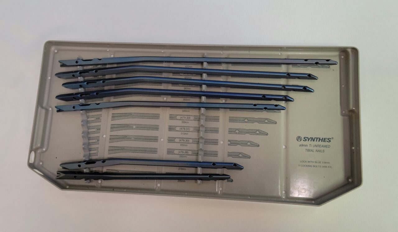 SYNTHES Various TI Unreamed  Nails — photo 3