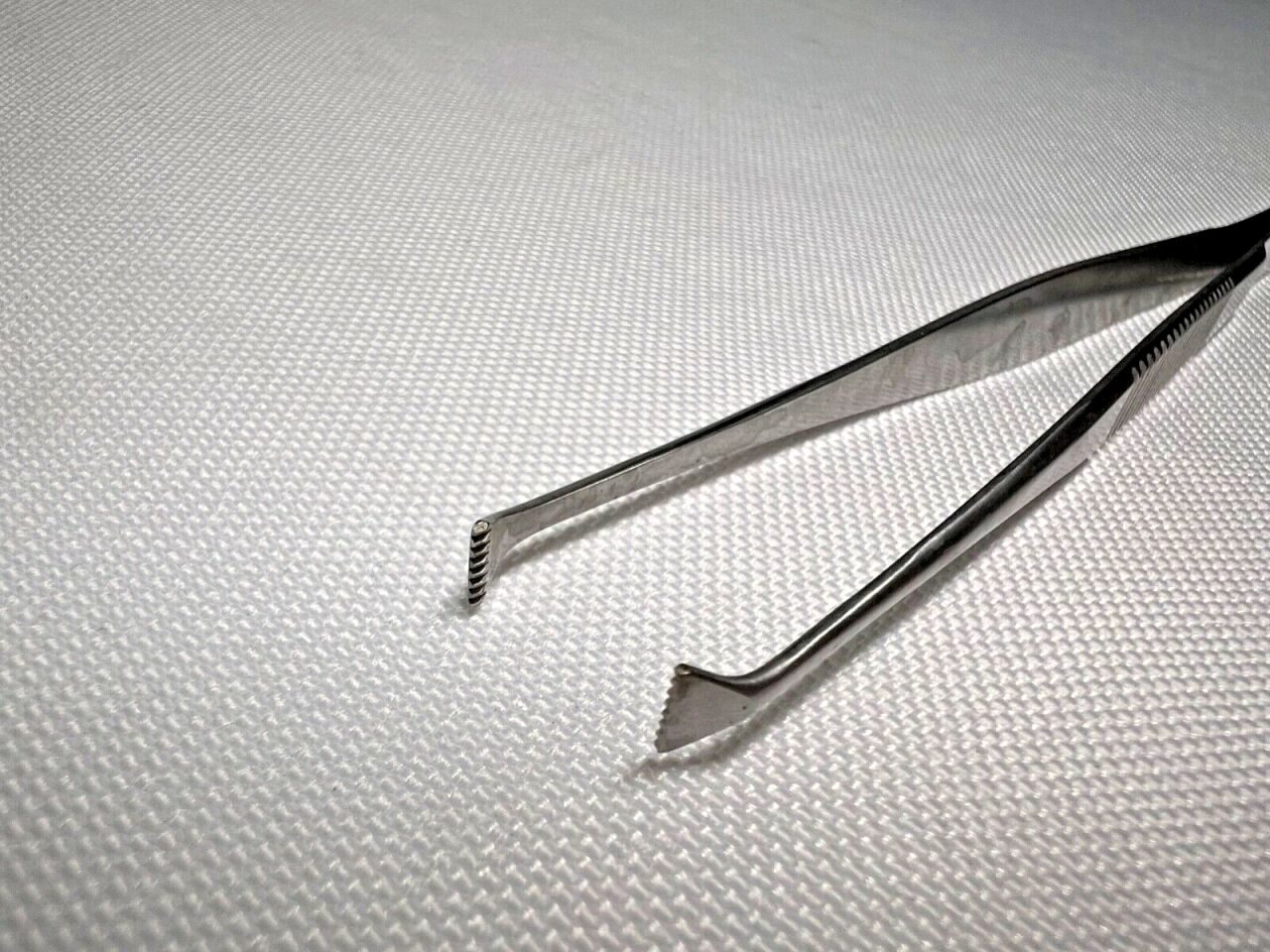 MSI PRECISION INSTRUMENTS 5-2673 Graefe Fixation Forceps 4.5mm Jaws x 4-1/4" WL — photo 2