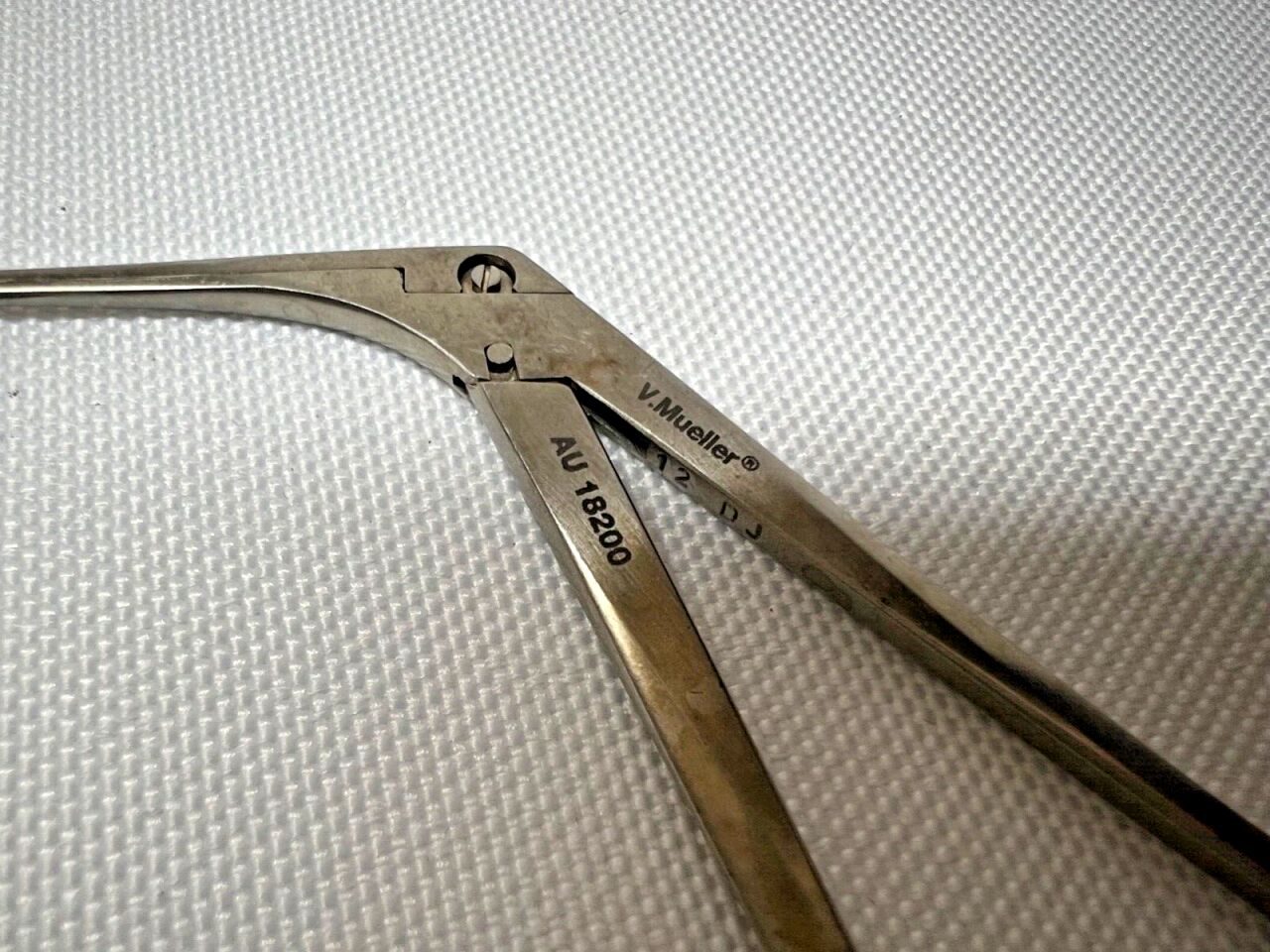 V. MUELLER AU18200 McGee Delicate Crimper Forceps 3-1/8" Length ENT — photo 2