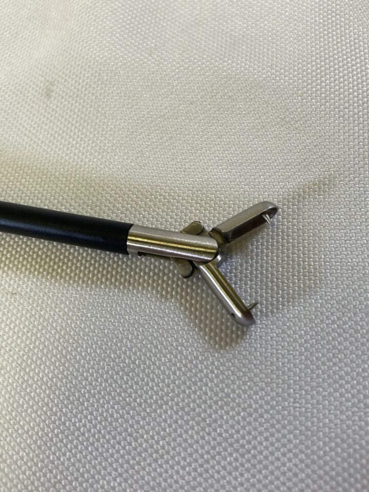 MILLENNIUM SURGICAL 72-5215568A 5mm x 45cm Laparoscopic Spiked Biopsy Cup Forcep — photo 5
