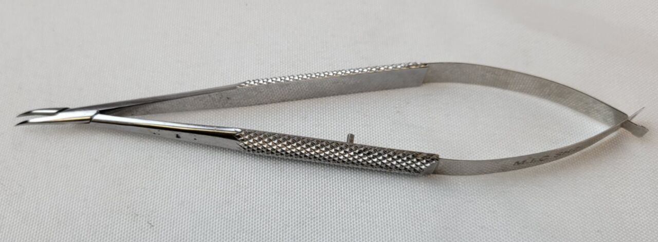 Barraquer Needle Holder, Curved, Smooth Jaws, Spring Handle, 5-1/2" — photo 6