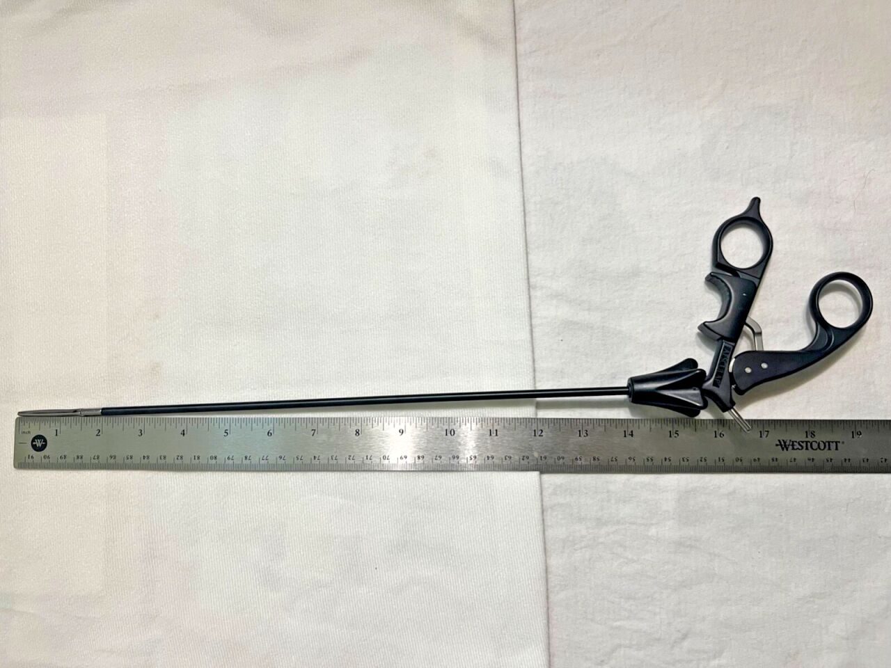 AESCULAP PM657R ADTEC DeBakey Grasping Forcep Vascular Clamp 5mm X 14-1/4" — photo 7