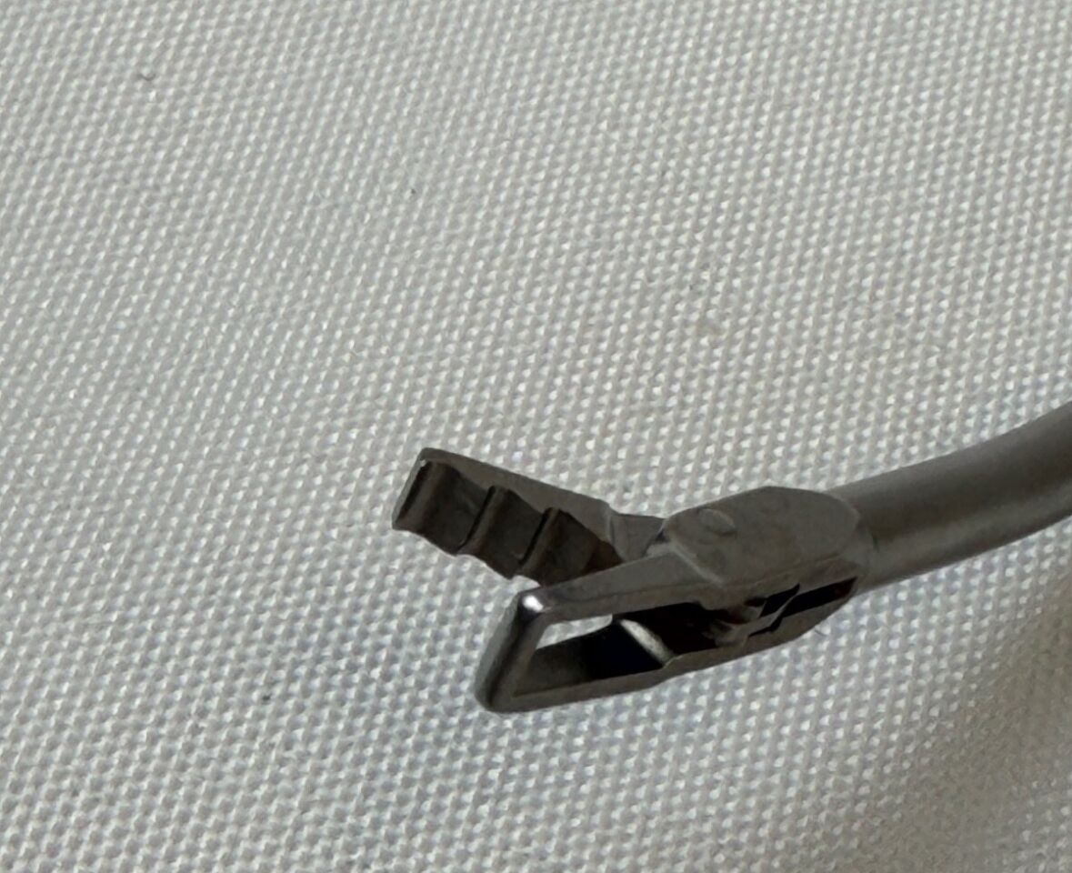 SHUTT-LINVATEC 31.12133 Mini Aggressor Arthroscopic Forceps 30deg Left 3.4mm 130mm — photo 7