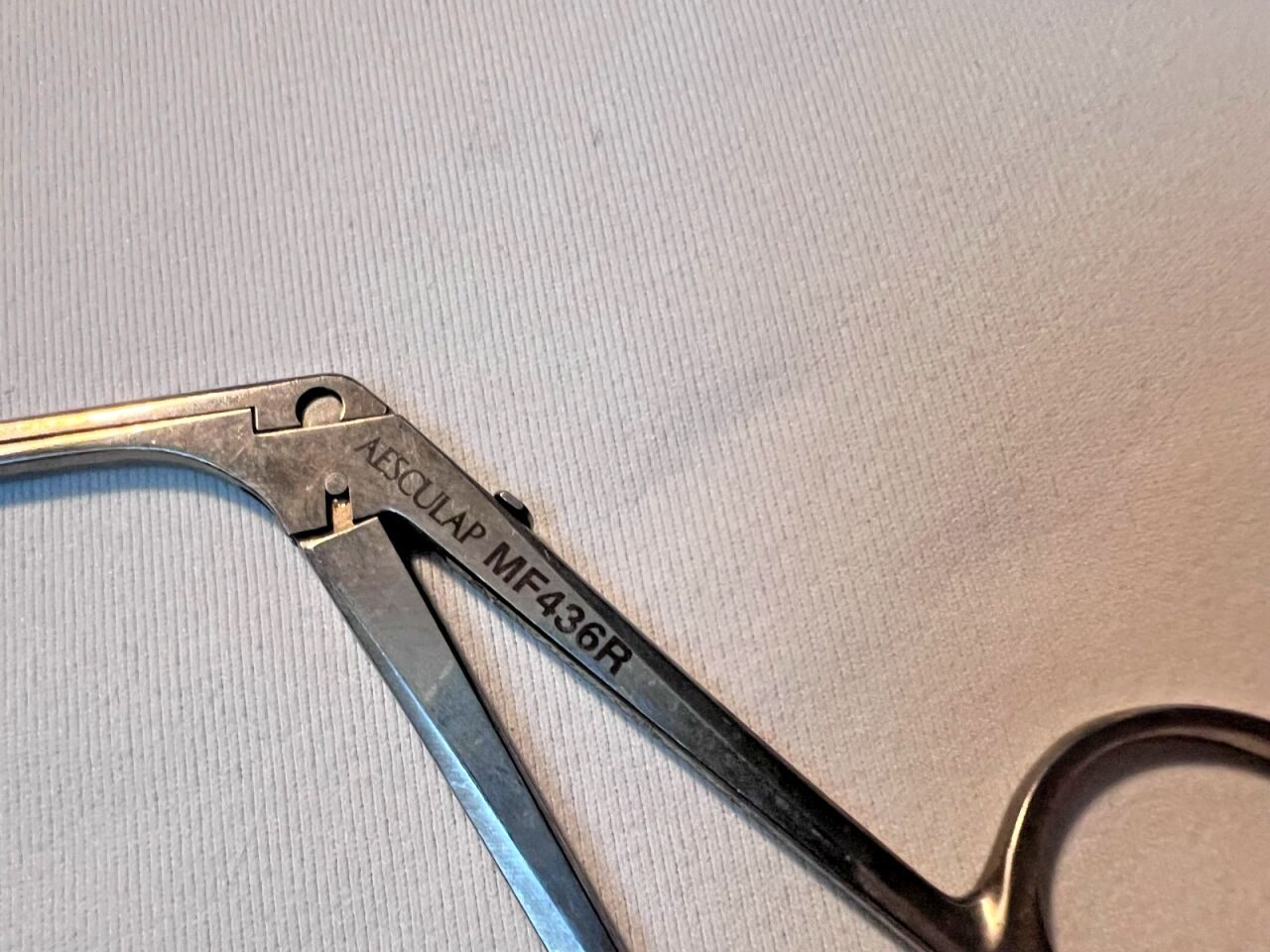 AESCULAP Rhoton-Style Micro Forceps MF436R Rhoton-Style Micro Tumor Forceps 3mm Cup Jaws Neurology — photo 4