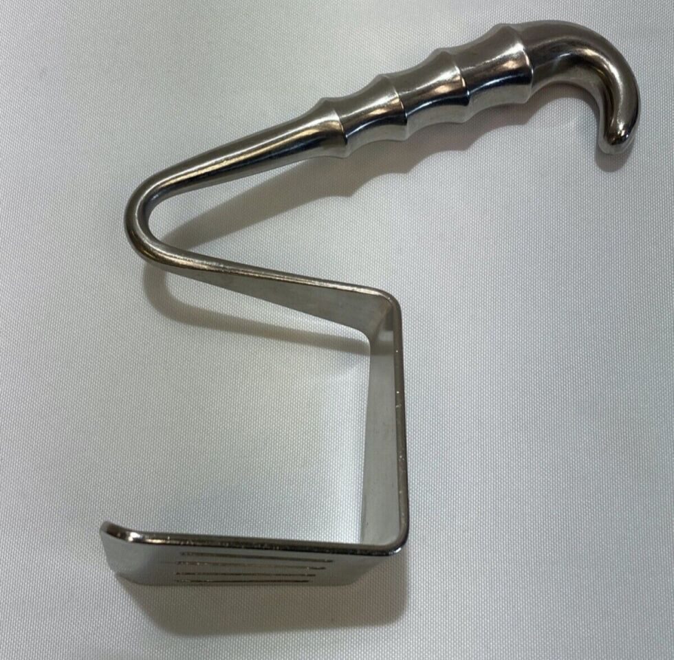 V. MUELLER CH900 Scapular Davidson Retractor 3" x 3.5" — photo 1