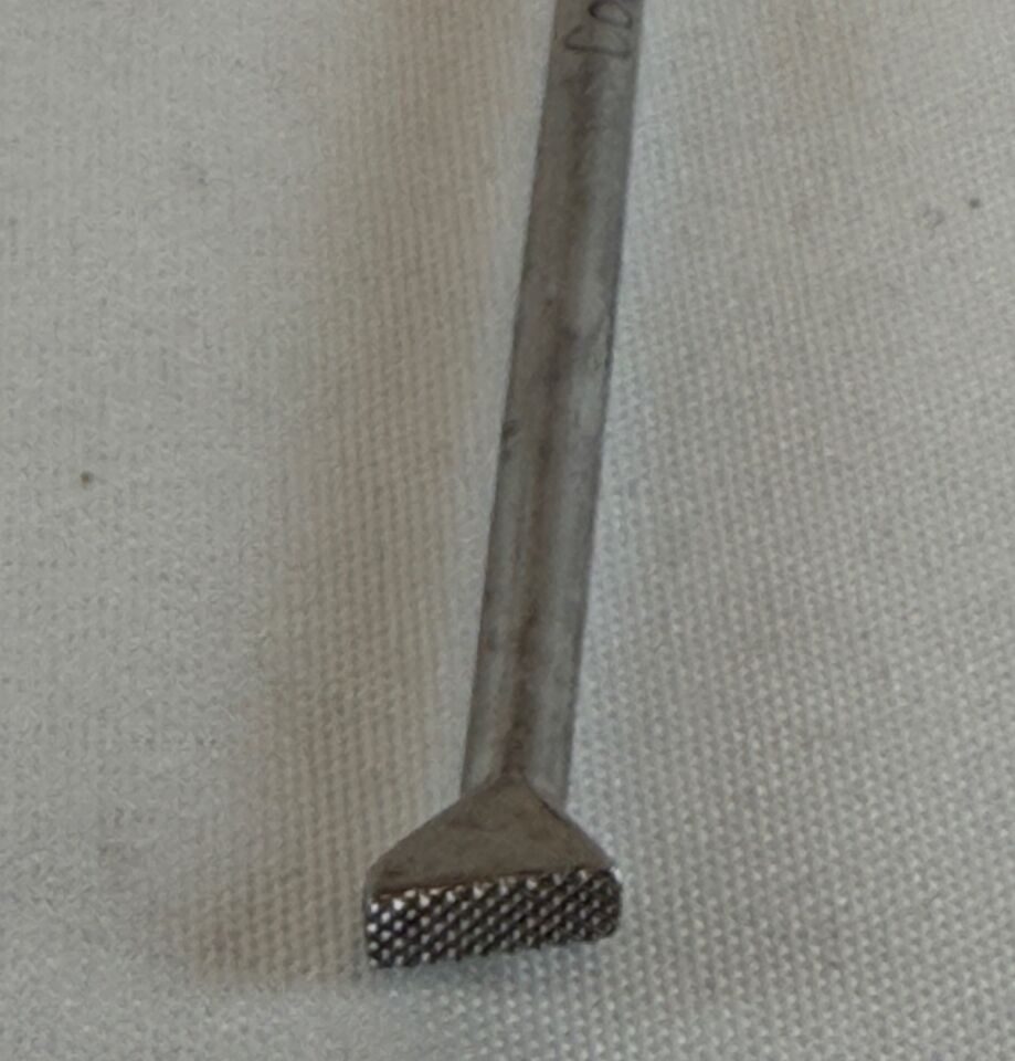 CODMAN 46-3022 Karlin Micro Lateral Gutter Impactor 3/8" Angled Tip Neuro Spine — photo 8