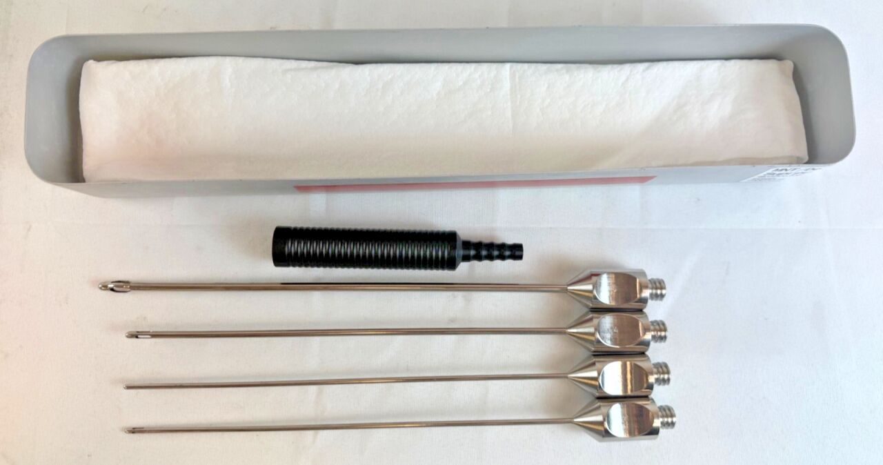 ADVANCED AESTHETIC RESOURCES Liposuction Cannulas & Handle Set of 4 w/ Tray — photo 1